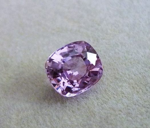 1.84CT 素晴らしいパープル ピンク スピネル