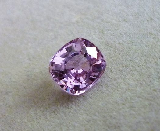 1.84CT 素晴らしいパープル ピンク スピネル