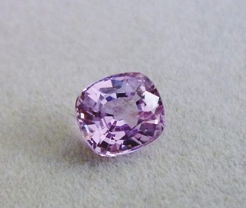 1.84CT 素晴らしいパープル ピンク スピネル