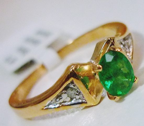 BEAUTIFUL EMERALD & DIAMOND 10K SOLID YELLOW GOLD RING