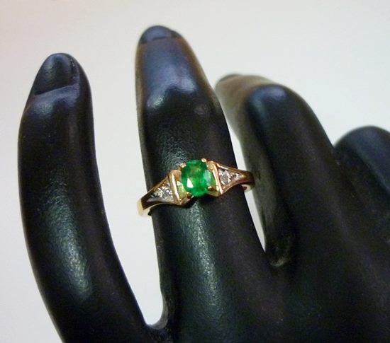 BEAUTIFUL EMERALD & DIAMOND 10K SOLID YELLOW GOLD RING