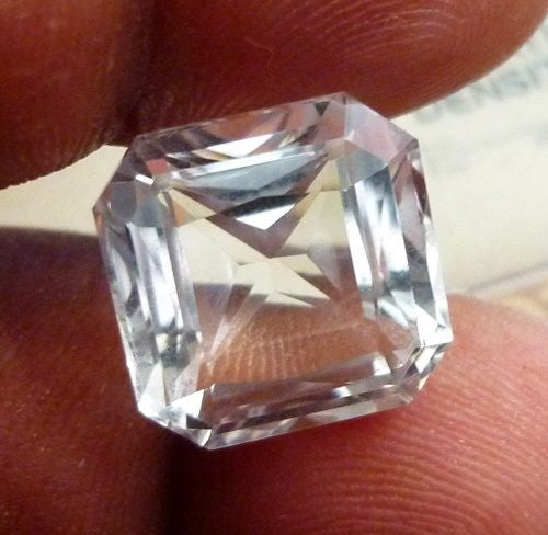 12.07CT FLAWLESS BEST CUT NATURAL WHITE QUARTZ