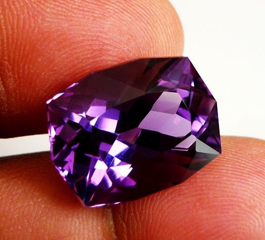 16.74CT EXQUISITE CUSTOM CUT PURPLE AMETHYST