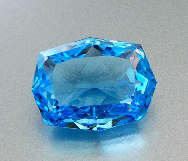 18.34CT BEAUTIFUL DAZZLING HUGE 100% NATURAL CUSTOM CUT SKY BLUE TOPAZ