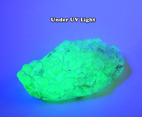 18.72CT 非常に希少な巨大でユニークな UV 反応性蛍光原石ハイアライト オパール