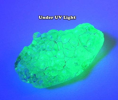 18.72CT 非常に希少な巨大でユニークな UV 反応性蛍光原石ハイアライト オパール