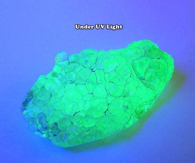 18.72CT 非常に希少な巨大でユニークな UV 反応性蛍光原石ハイアライト オパール