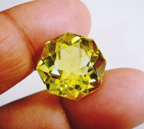 19.58CT EXCELLENT LEMON YELLOW CUSTOM CUT CITRINE