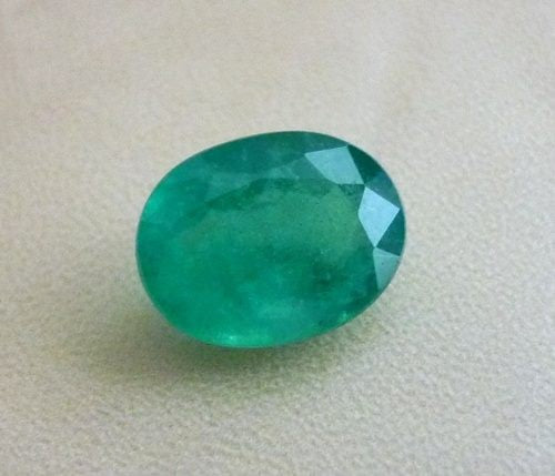 2.05CT GORGEOUS NATURAL GREEN EMERALD