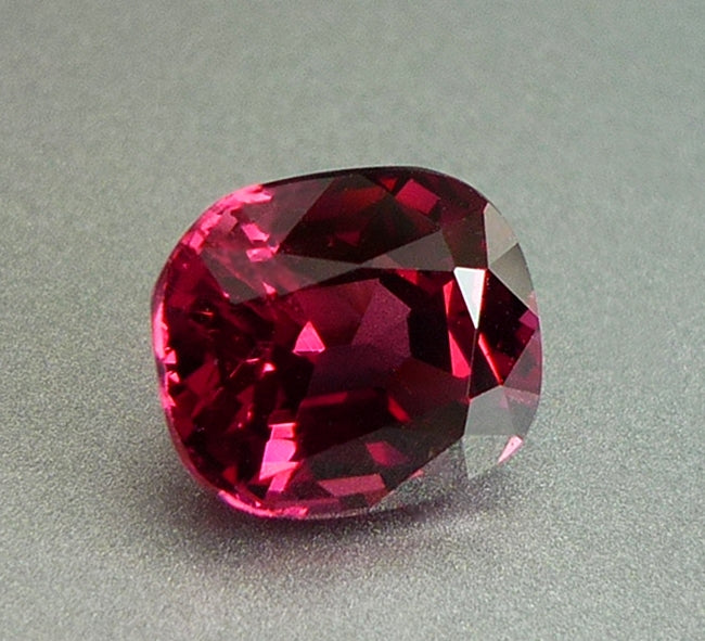 2.20CT EXCELLENT HUGE CUSHION 100% NATURAL PURPLE PINK RED UMBALITE