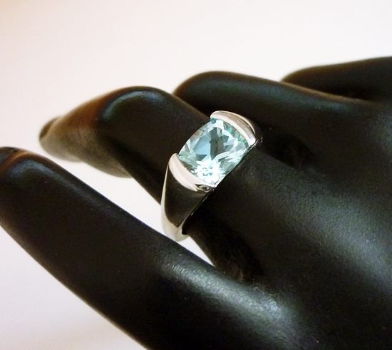 2.20CT EXCELLENT AQUAMARINE 18K SOLID WHITE GOLD RING