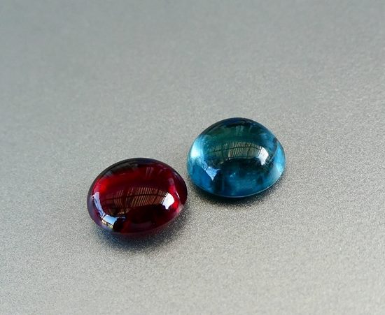 2.61CT 優れたラウンドキャブ ブルー &amp; レッド ビルマ スピネル ペア