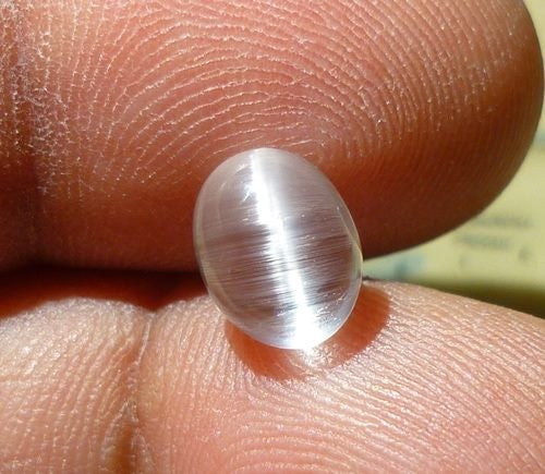 2.70CT NATURAL WHITE TOPAZ CAT'S EYE