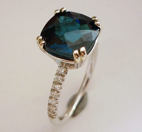 2.75CT BLUE COLOUR STONE & DIAMOND 14K SOLID WHITE GOLD RING