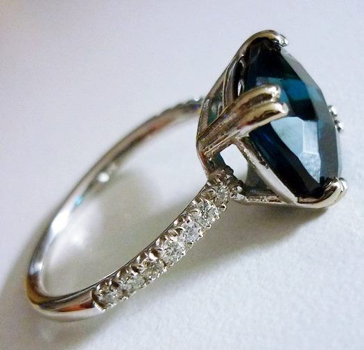 2.75CT BLUE COLOUR STONE & DIAMOND 14K SOLID WHITE GOLD RING