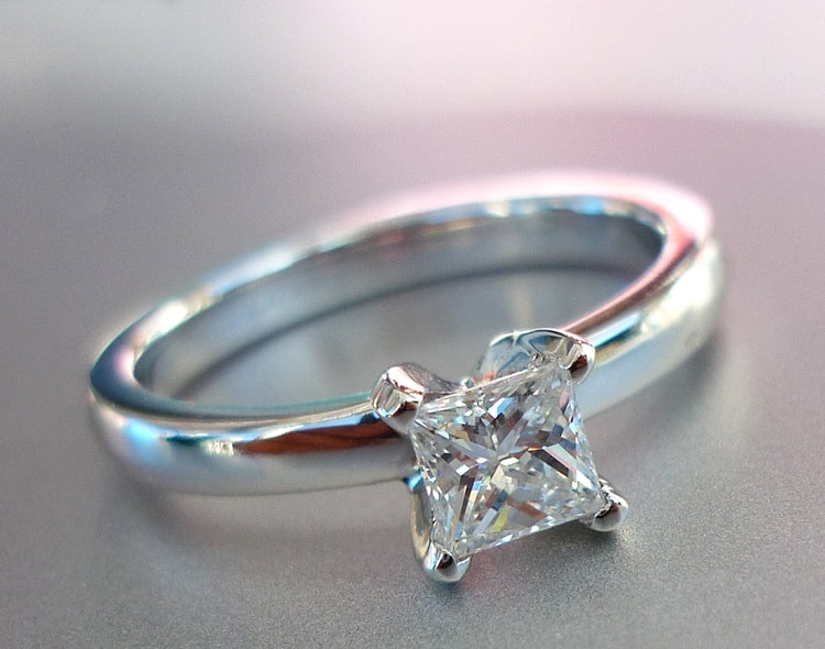 0.40CT EXCELLENT DAZZLING 100% NATURAL SOLITAIRE PRINCESS DIAMOND SOLID PLATINUM RING 4.86gr