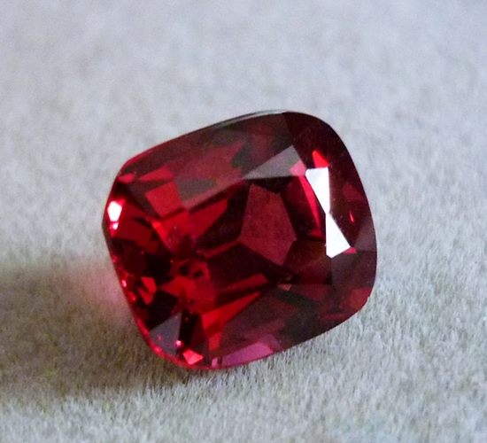 3.33CT RARE GORGEOUS HUGE CHERRY RED UMBALITE