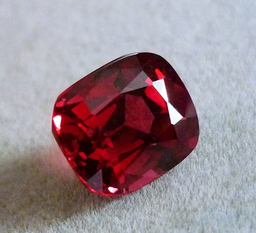 3.33CT RARE GORGEOUS HUGE CHERRY RED UMBALITE