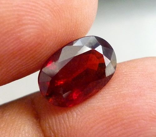 4.36CT NATURAL ORANGE RED SPESSARTITE GARNET