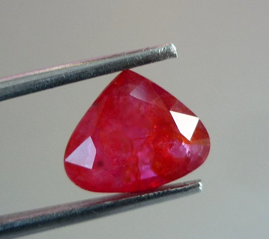 4.42CT SPLENDID HUGE PEAR ORANGE RED 100% NATURAL RUBY