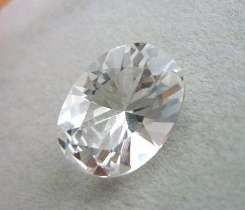 4.65CT DAZZLING BEST CUT  NATURAL WHITE QUARTZ