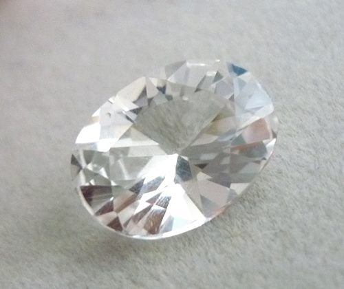 4.65CT DAZZLING BEST CUT  NATURAL WHITE QUARTZ