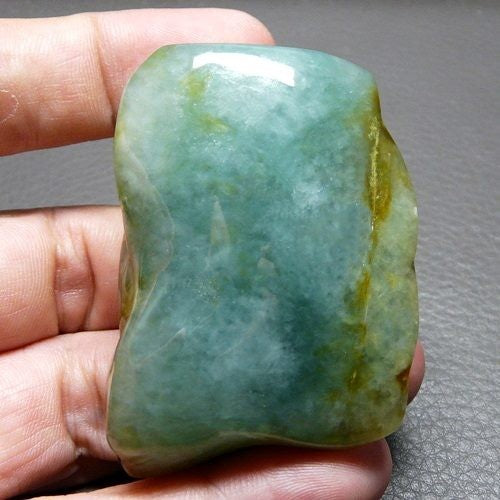 462.00CT GREEN NATURAL JADEITE