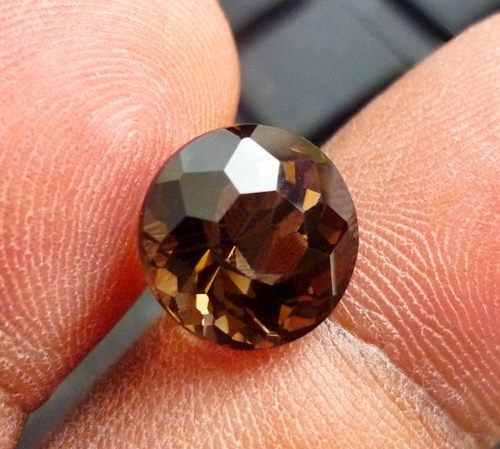 5.40CT DAZZLING CUSTOM CUT NATURAL SMOKEY BROWN QUARTZ