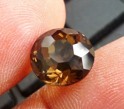 5.40CT DAZZLING CUSTOM CUT NATURAL SMOKEY BROWN QUARTZ