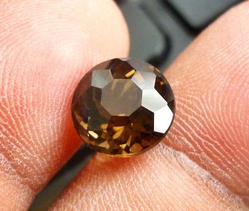 5.40CT DAZZLING CUSTOM CUT NATURAL SMOKEY BROWN QUARTZ