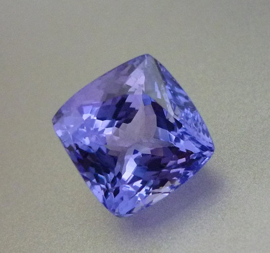 Violet tanzanite on sale