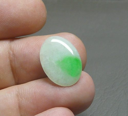 5.85CT UNTREATED GREEN WHITE A GRADE JADEITE