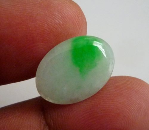 5.85CT UNTREATED GREEN WHITE A GRADE JADEITE