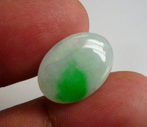 5.85CT UNTREATED GREEN WHITE A GRADE JADEITE