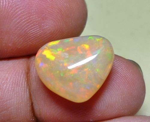 6.77CT RAINBOW FLASHING NATURAL CRYSTAL OPAL