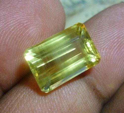 7.05CT GORGEOUS NATURAL YELLOW BERYL (HELIODOR)