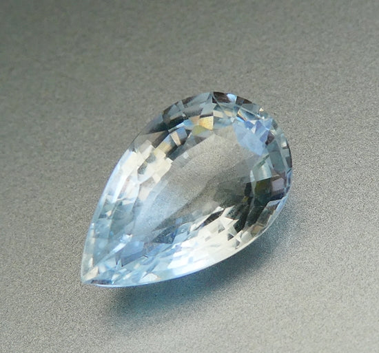 7.19CT EXCELLENT HUGE VERY LIGHT AQUA BLUE PEAR 100% NATURAL AQUAMARINE