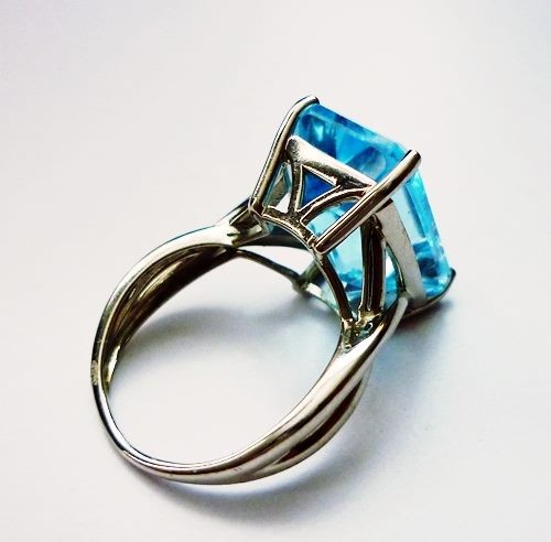 8.54CT HUGE BLUE TOPAZ 10K SOLID WHITE GOLD RING