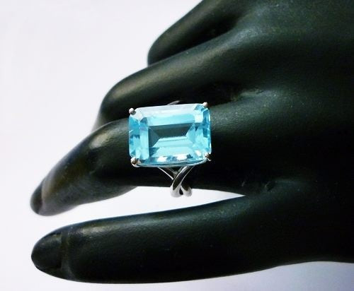 8.54CT HUGE BLUE TOPAZ 10K SOLID WHITE GOLD RING