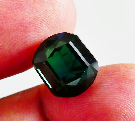 9.85CT UNHEATED EXCELLENT HUGE 100% NATURAL DARK BLUISH GREEN TOURMALINE