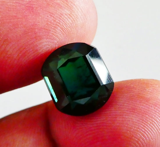 9.85CT UNHEATED EXCELLENT HUGE 100% NATURAL DARK BLUISH GREEN TOURMALINE