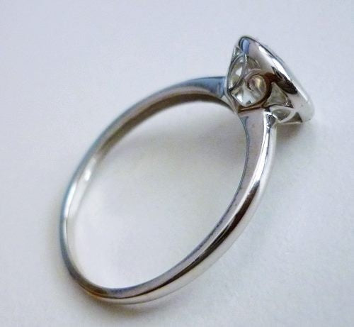 GORGEOUS DAZZLING WHITE TOPAZ 10K SOLID WHITE GOLD RING